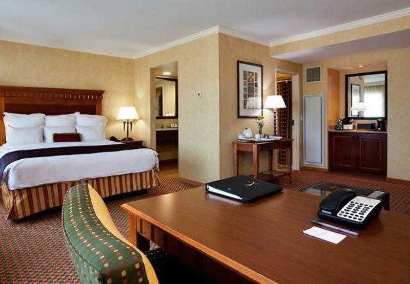 Renaissance Boulder Flatiron Hotel Broomfield Room photo
